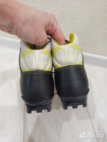 Комплект лыжи, палки, ботинки детские