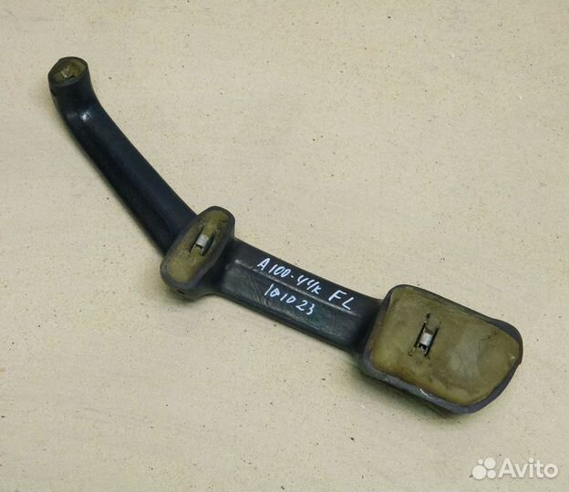 Ручка двери передней левой внутр. Audi 100 C3