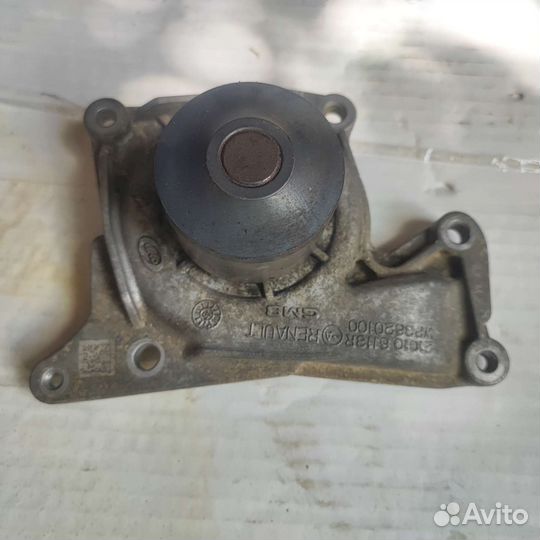 Помпа на двигатель k9k Renault