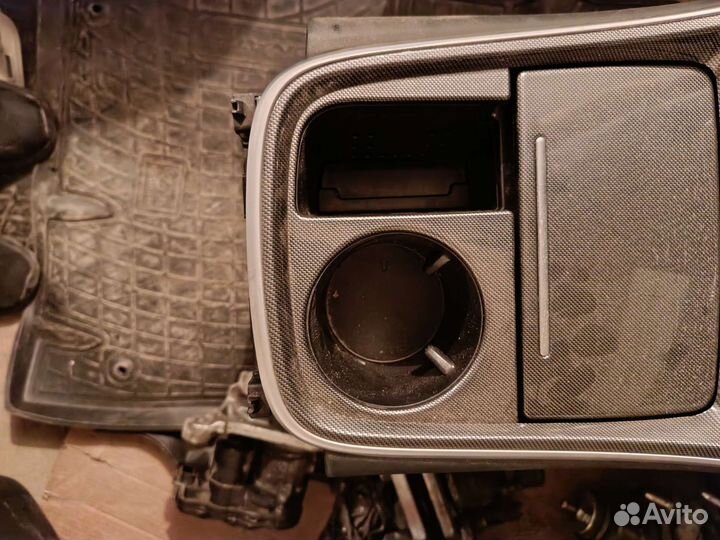 Беспроводная зарядка Hyundai Santafe 4 TM