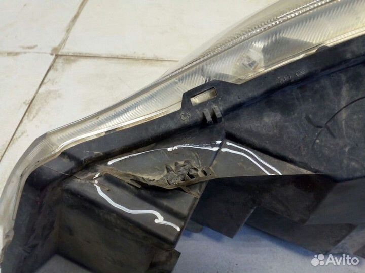 Фара правая Nissan Almera