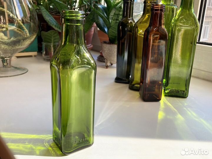 Бутылки цветного стекла