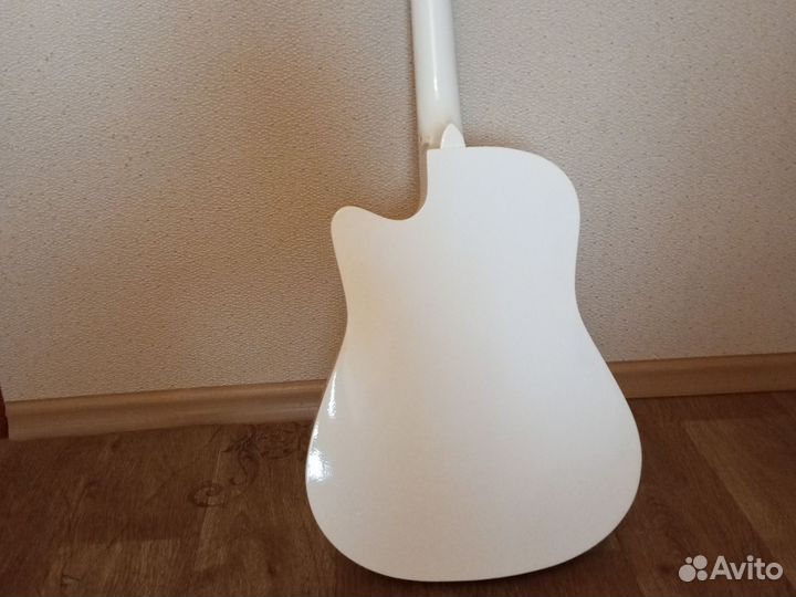 Акустическая гитара belucci