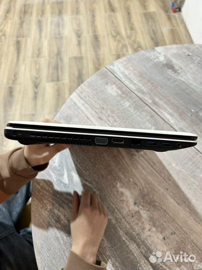 Ноутбук Asus x550c