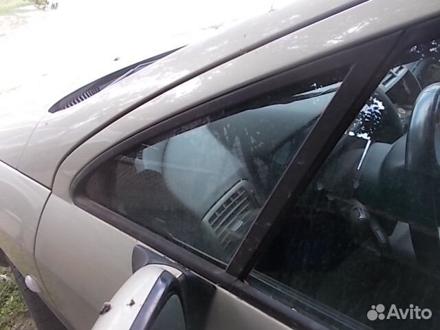 Стекло двери передней левой форточка Peugeot 407