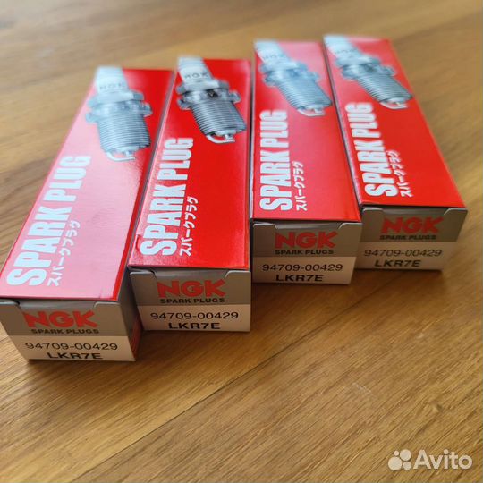 Комплект свечей зажигания моторов Yamaha LFR6A-11