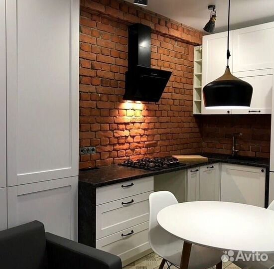 Угловая в потолок кухня на заказ