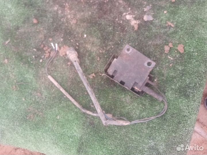 Резистор вентилятора Mitsubishi Space Wagon 2 2.0