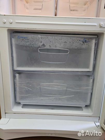Холодильник бу indesit