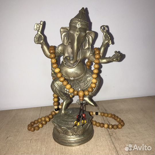 Бог ганеша (слон)