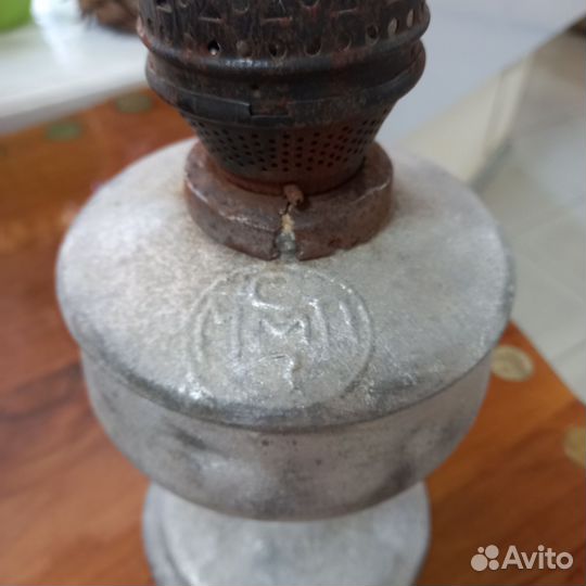 Старинная. настольная.керосиновая лампа