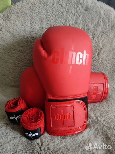 Перчатки боксерские Clinch Mist красные