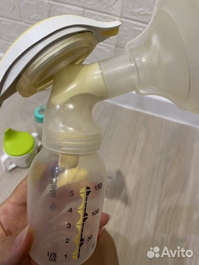Молокоотсос medela ручной, поильник IKEA, ниблер