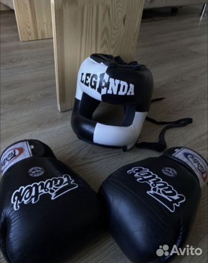 Боксерские перчатки