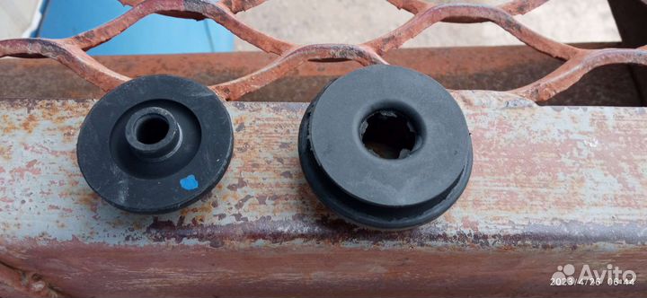 Toyota/Lexus Втулка крепления радиатора