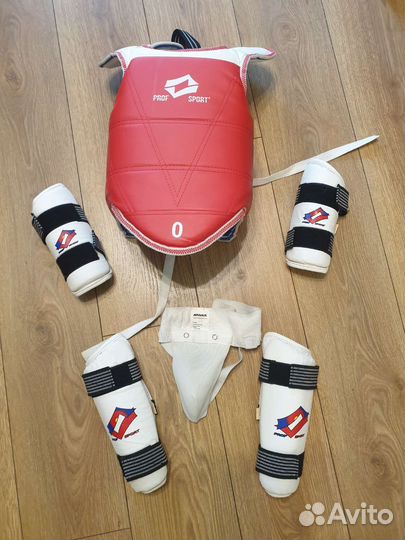 Комплект защиты для тхэквондо