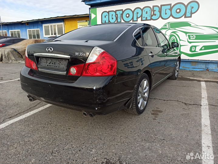 Накладка порога передняя правая Infiniti M35 2007 769B4EH101 Отличное состояние