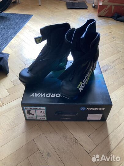 Беговые лыжи, ботинки, палки, детские рост 170