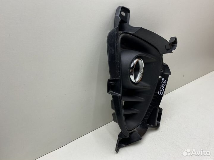 Рамка противотуманной фары правой Kia Sorento Prim