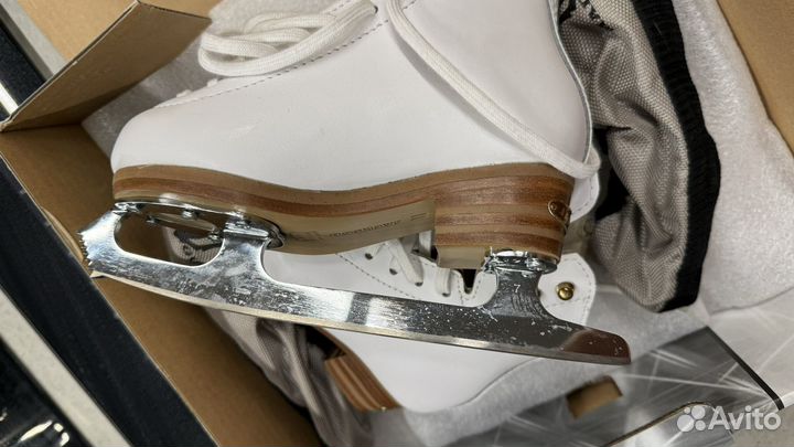 Коньки фигурные jackson freestyle 11C