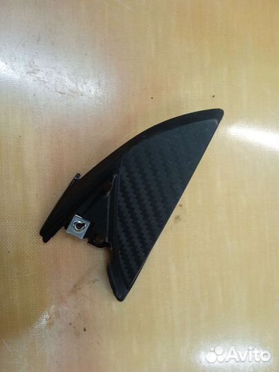 Suzuki GSX-R 600/750 11-19 г. Пластик поворотов