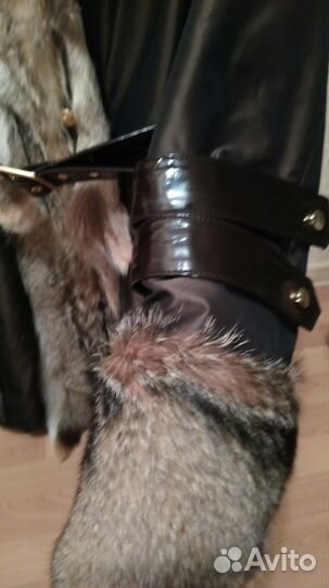 Парка новая 2 в 1 на кролике отделка волк