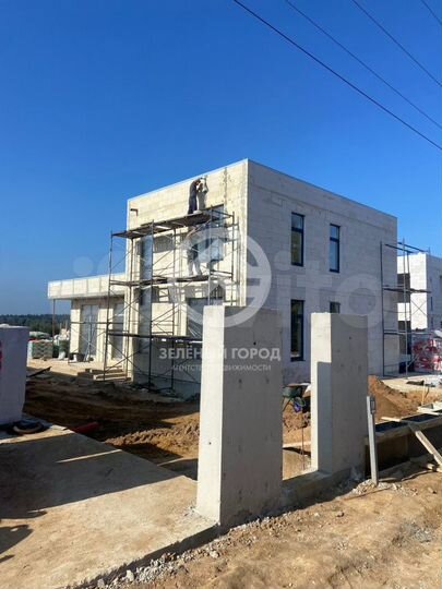 Дом 283 м² на участке 7,5 сот.