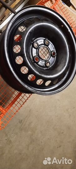 Продам штампованные диски на Фольксваген и шину