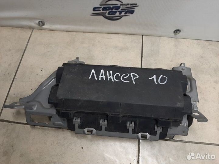 Подушка безопасности в колени Mitsubishi Lancer 10