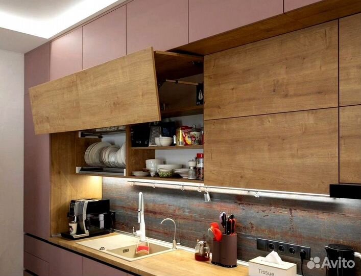 Прямая кухня в потолок. Кухонный гарнитур на заказ