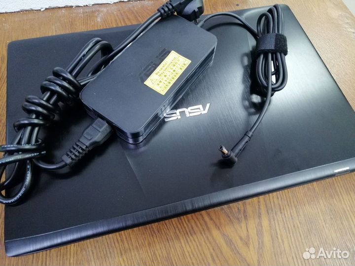 Ноутбук i5 4x2.5ггц/12Гб/500SSD