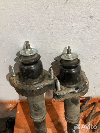 Амортизатор задний Mitsubishi Outlander XL