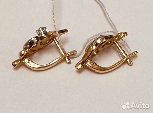 Золотые серьги с бриллиантом