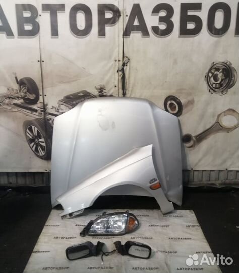 Тойота Авенсис 2001 капот крыло фара