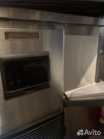 Шкаф-холодильник, плита, льдогенератор