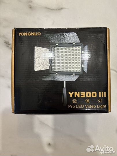 Видеосвет yongnuo 300 iii