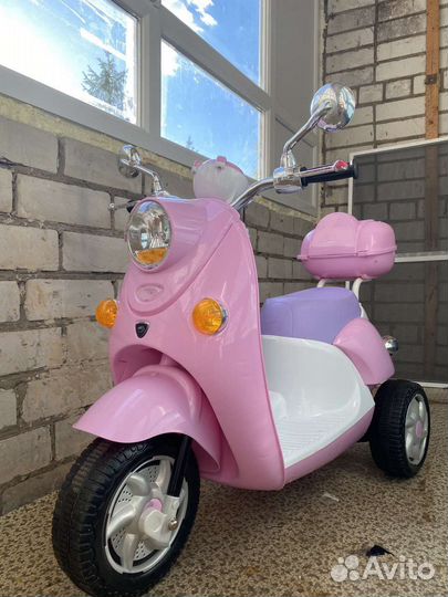 Трёхколёсный электромотороллер kreiss