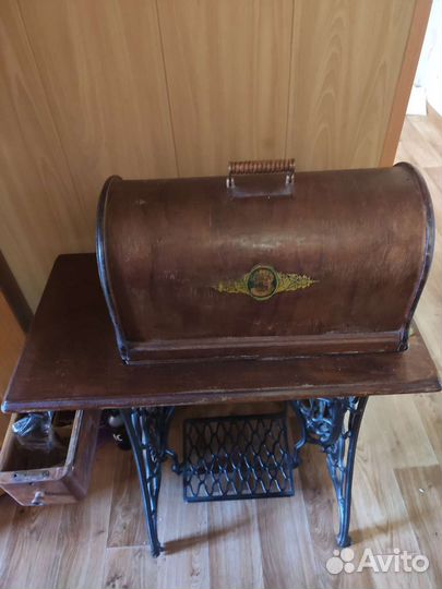 Швейная машина Singer