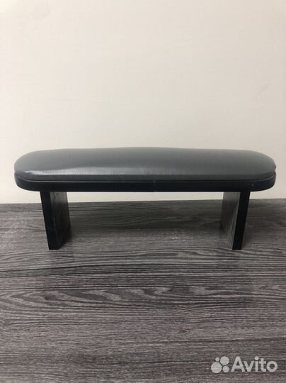 Маникюрный стол