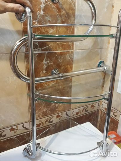 Полочка для ванной угловая