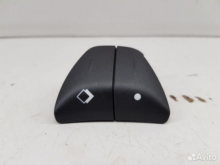 Блок кнопок накладки панели приборов правый