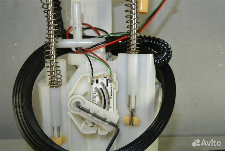 Насос топливный электрический VW Tiguan 2007-2011