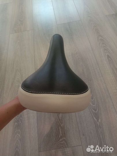 Сиденье на велосипед и подседельный штырь