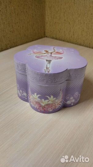 Музыкальная шкатулка с танцующей балериной