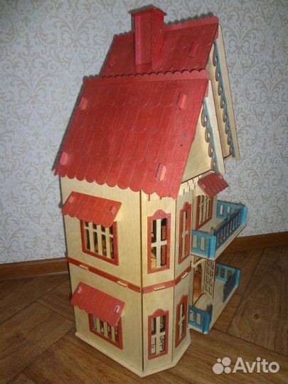 Кукольный домик с мебелью