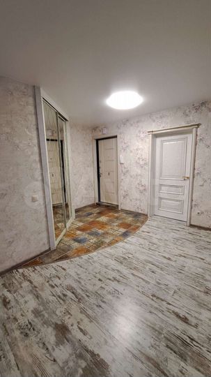 4-к. квартира, 90 м², 7/18 эт.