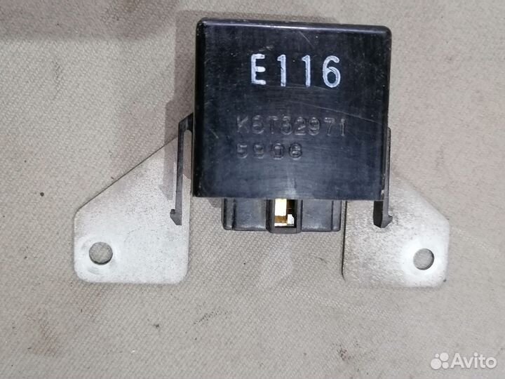 Блок управления двигателем Mazda 323 BF 1985