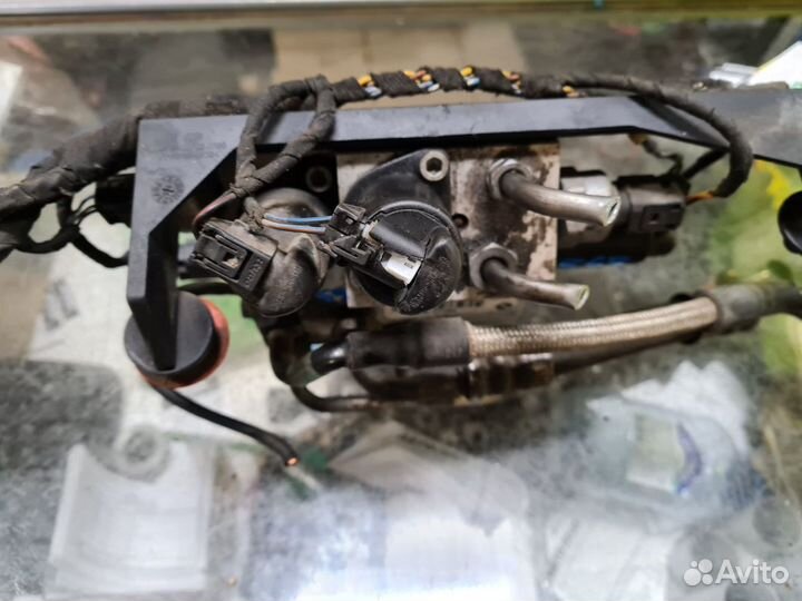 Блок клапанов пневмоподвески BMW 7 E65