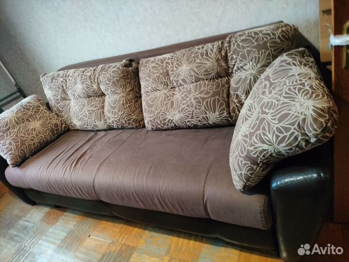 Диван бу с подушками,дина 2 м,книжка