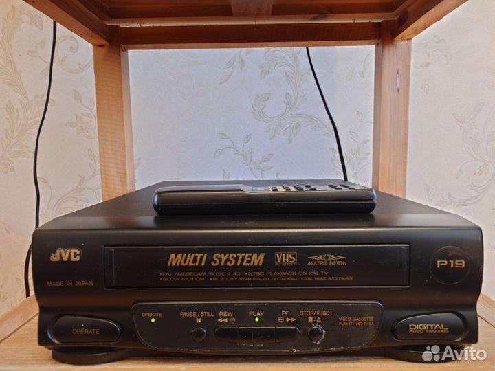 Телевизор Sony + кассетный видеоплеер JVC